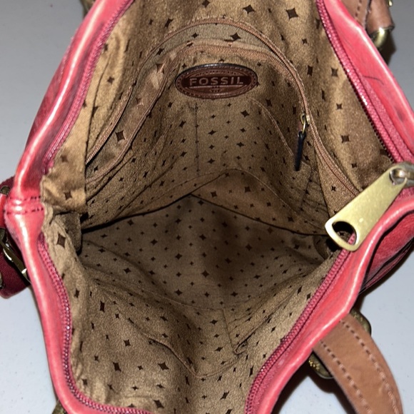 FOSSIL "EXPLORER" FOLD OVER CROSSBODY/ DOUBLE HANDLE RED LEATHER TOTE - Picture 3 of 12